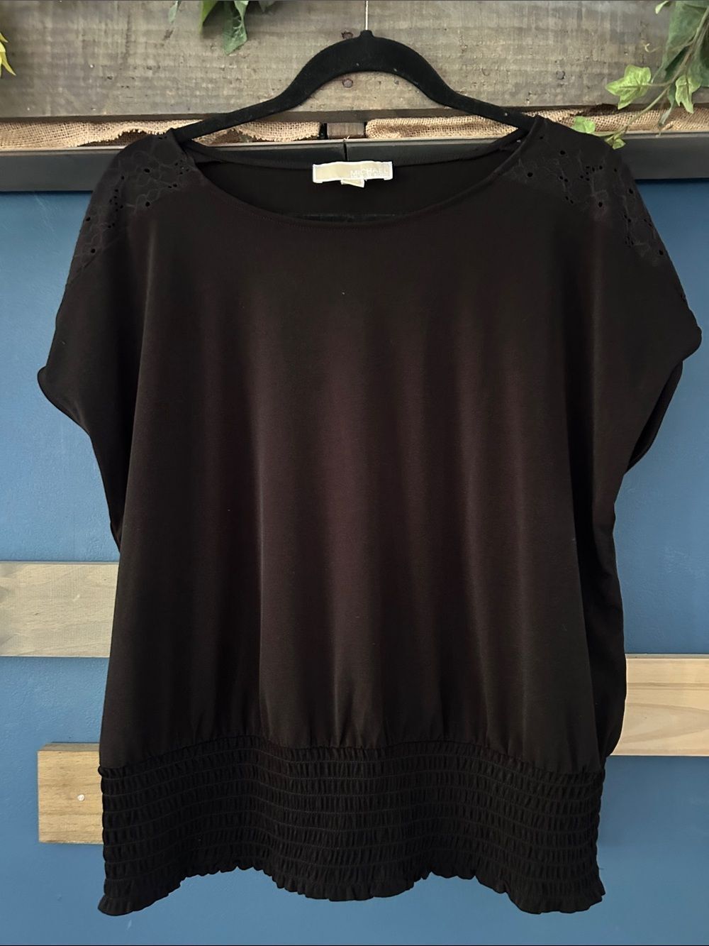 Michael Kors Black Short-Sleeve Tunic with Smocked Hem EUC. XL